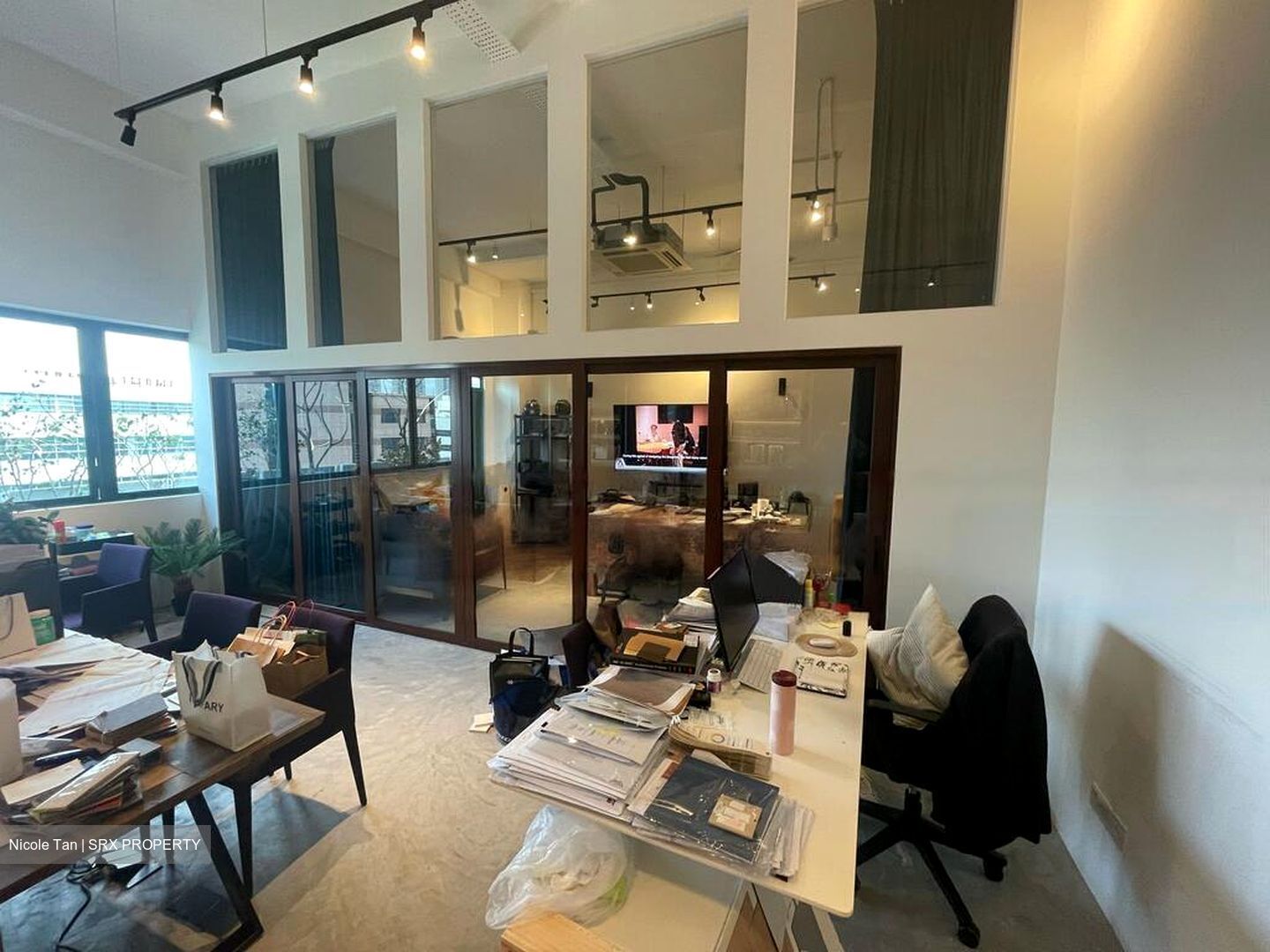 Redhill Forum (D3), Factory #480806651